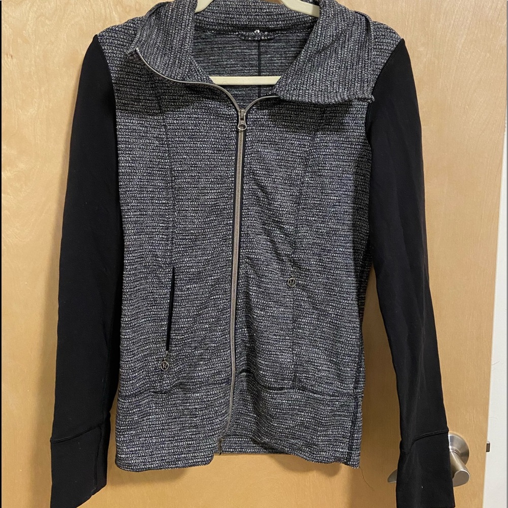 Lululemon grey patterned zip up